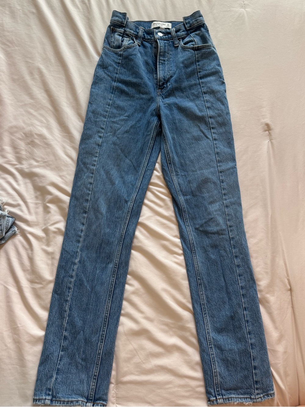 Abercrombie & Fitch Ultra-High Rise Curve Love Straight Leg Jeans - Blue Denim